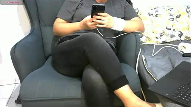 insatiableeee online show from January 18, 2025, 8:30 pm