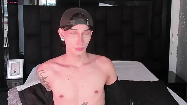 AndyWiilliams online show from February 28, 2025, 8:39 pm