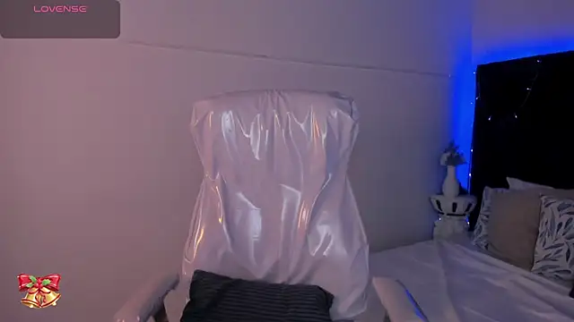 lauren fit online show from February 15, 2025, 2:33 pm