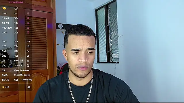 Bigcock 21cm  online show from February 25, 2025, 10:18 pm