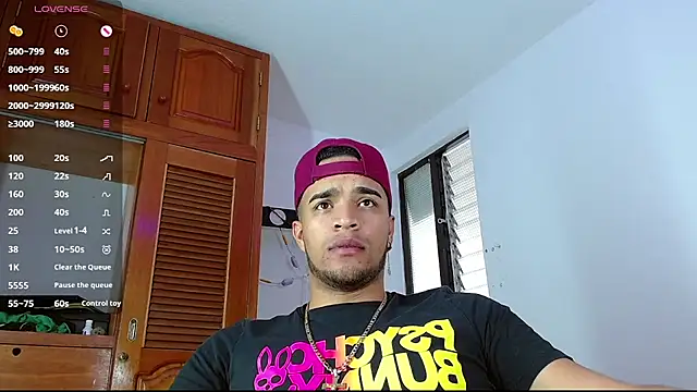 Bigcock 21cm  online show from February 27, 2025, 5:04 pm