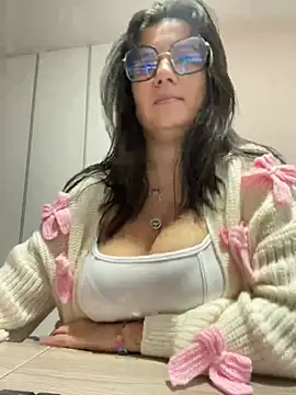 SWEETLILY18 online show from January 28, 2025, 11:28 am