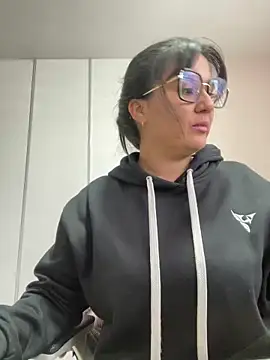 SWEETLILY18 online show from January 31, 2025, 2:17 pm