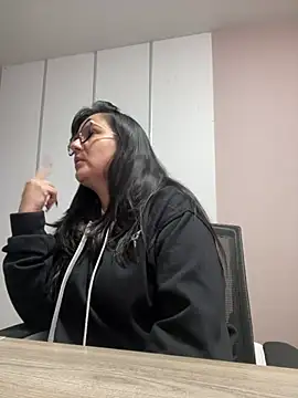 SWEETLILY18 online show from March 18, 2025, 11:30 am