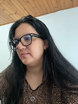 SWEETLILY18 online show from April 9, 2026, 12:54 pm