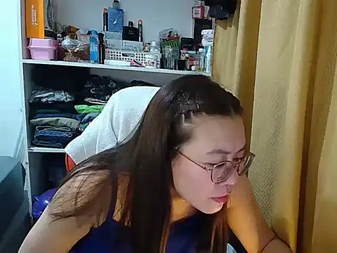 crizzybel online show from December 18, 2025, 2:23 pm