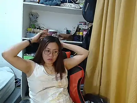 crizzybel online show from April 19, 2026, 4:17 pm