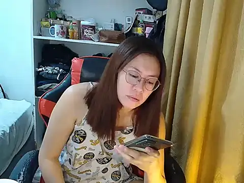 crizzybel online show from April 21, 2026, 4:19 am