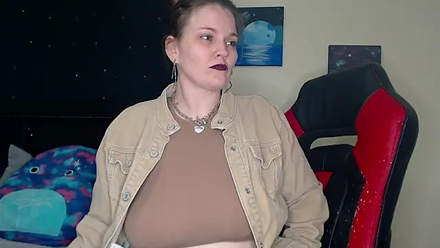 ToxicLilly online show from January 3, 2025, 12:30 pm