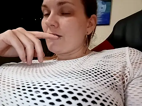 ToxicLilly online show from March 12, 2025, 10:05 am