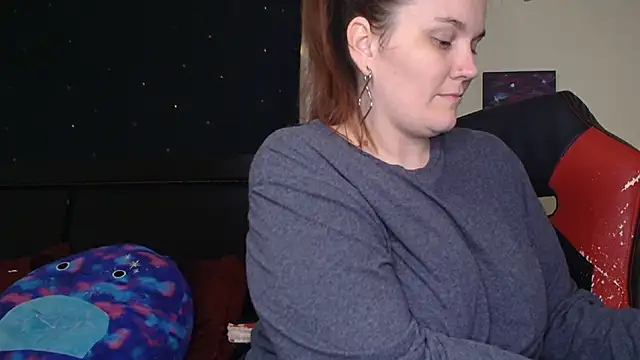 ToxicLilly online show from October 12, 2025, 7:40 am