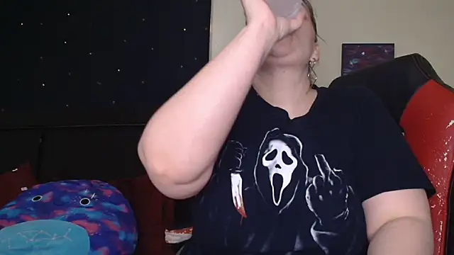 ToxicLilly online show from October 31, 2025, 8:26 am