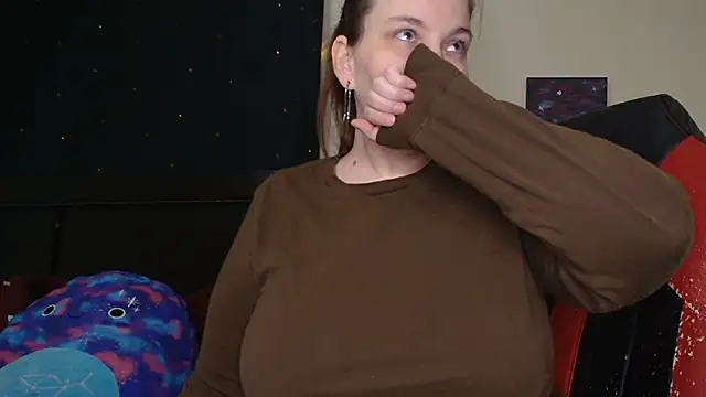 ToxicLilly online show from November 4, 2025, 7:29 am