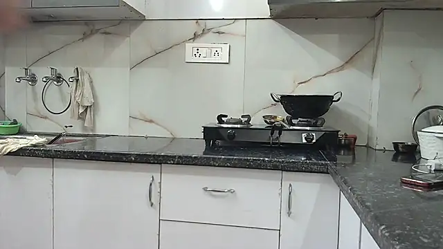 Zoya Varma004 online show from January 27, 2025, 8:18 am