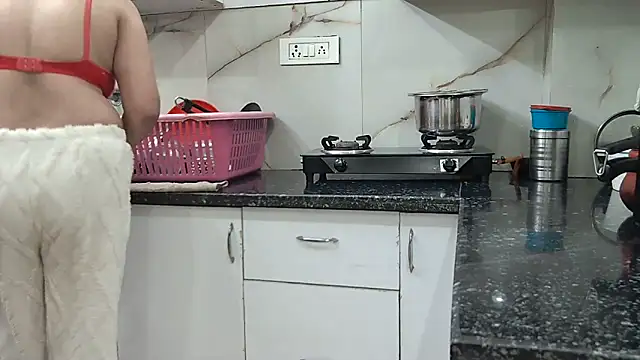 Zoya Varma004 online show from March 2, 2025, 5:12 am