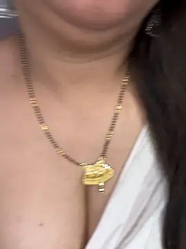 Zoya Varma004 online show from April 6, 2026, 7:20 am