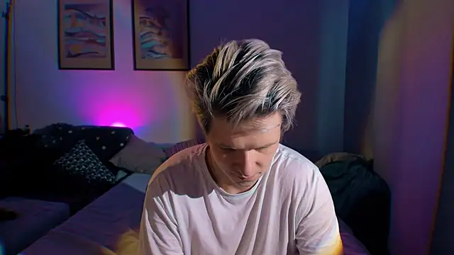 Breston Sweet online show from September 18, 2025, 3:58 pm