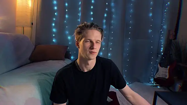 Snapshot of Breston_Sweet chatting on July 4, 2026, 7:31 pm Breston Sweet online show from July 4, 2026, 7:31 pm