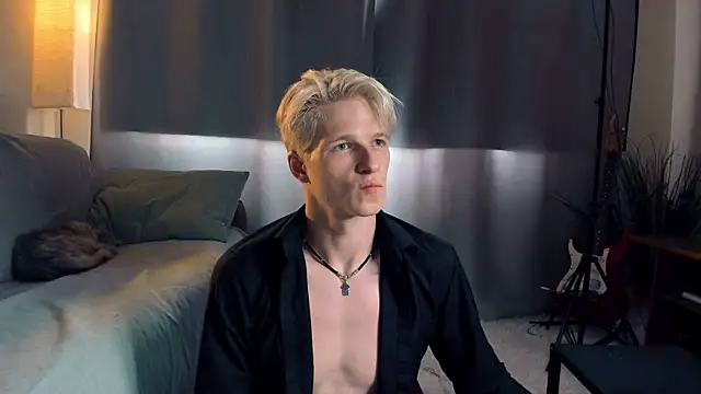Snapshot of Breston_Sweet chatting on July 25, 2026, 4:15 pm Breston Sweet online show from July 25, 2026, 4:15 pm