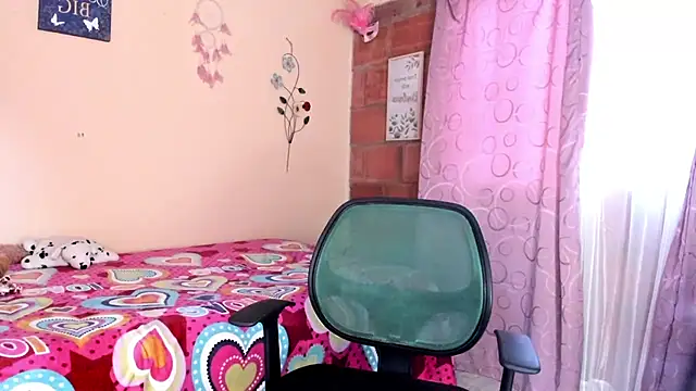 zafiro sex  online show from January 9, 2025, 11:02 pm