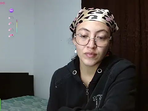 Snapshot of Olivia_Bright chatting on May 18, 2026, 1:13 am Olivia Bright online show from May 18, 2026, 1:13 am