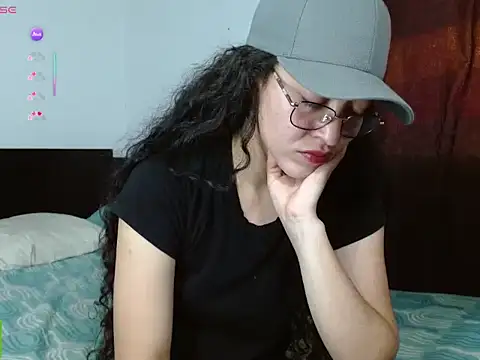 Snapshot of Olivia_Bright chatting on May 31, 2026, 6:09 pm Olivia Bright online show from May 31, 2026, 6:09 pm