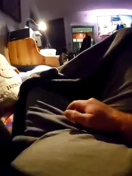 anonymus9006 online show from February 4, 2025, 4:39 pm