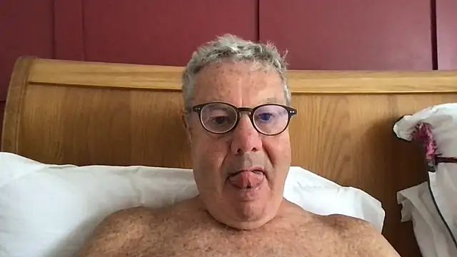Snapshot of Oldpistolpete chatting on June 24, 2026, 9:08 am Oldpistolpete online show from June 24, 2026, 9:08 am