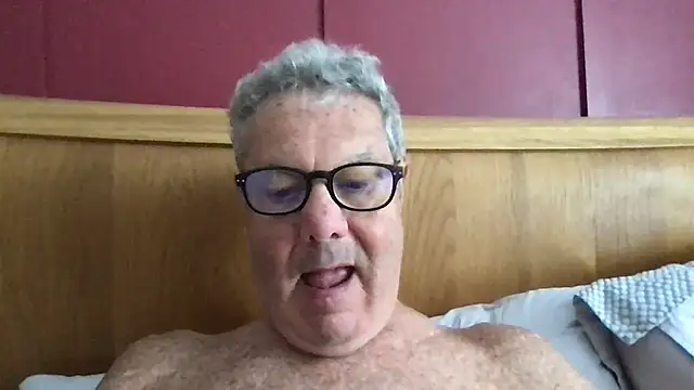 Snapshot of Oldpistolpete chatting on July 1, 2026, 8:49 am Oldpistolpete online show from July 1, 2026, 8:49 am