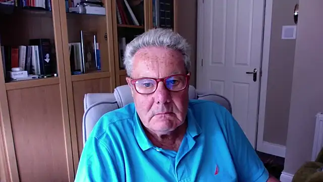 Snapshot of Oldpistolpete chatting on July 2, 2026, 1:17 pm Oldpistolpete online show from July 2, 2026, 1:17 pm