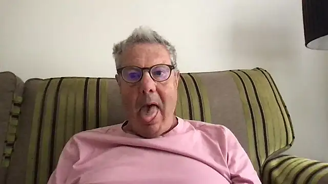 Snapshot of Oldpistolpete chatting on July 4, 2026, 11:27 am Oldpistolpete online show from July 4, 2026, 11:27 am