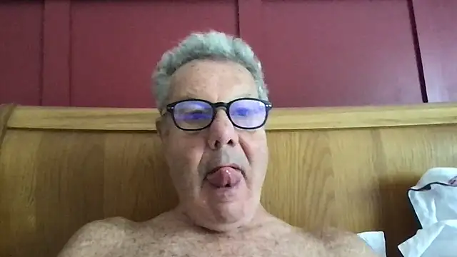 Snapshot of Oldpistolpete chatting on July 7, 2026, 8:51 am Oldpistolpete online show from July 7, 2026, 8:51 am