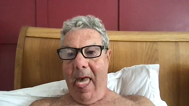 Snapshot of Oldpistolpete chatting on July 9, 2026, 9:13 am Oldpistolpete online show from July 9, 2026, 9:13 am