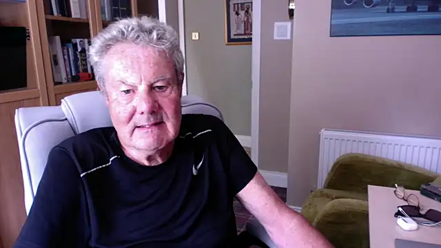 Snapshot of Oldpistolpete chatting on July 28, 2026, 2:05 pm Oldpistolpete online show from July 28, 2026, 2:05 pm