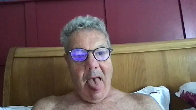 Snapshot of Oldpistolpete chatting on July 31, 2026, 9:09 am Oldpistolpete online show from July 31, 2026, 9:09 am