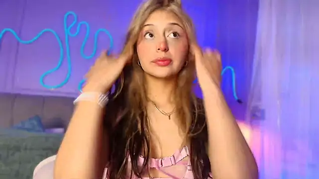 Sofly s online show from April 10, 2026, 11:48 am