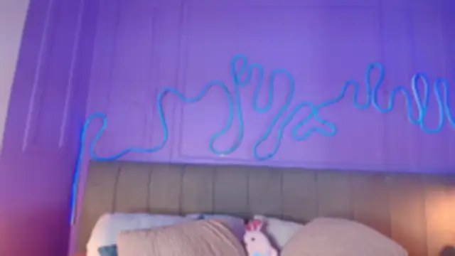 Sofly s online show from April 21, 2026, 11:49 am