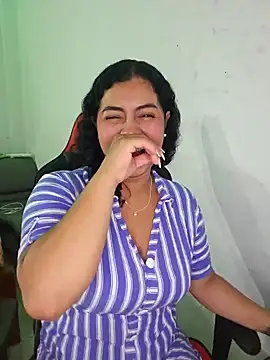 Snapshot of Mary_pinkish chatting on January 31, 2025, 11:56 pm Mary pinkish online show from January 31, 2025, 11:56 pm