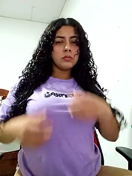 Snapshot of Mary_pinkish chatting on October 7, 2025, 9:45 pm Mary pinkish online show from October 7, 2025, 9:45 pm