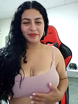 Snapshot of Mary_pinkish chatting on February 13, 2026, 2:51 am Mary pinkish online show from February 13, 2026, 2:51 am