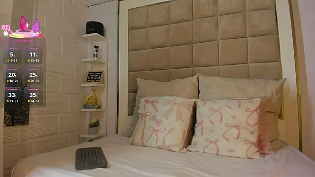 Victoria adaams online show from December 19, 2025, 1:51 pm