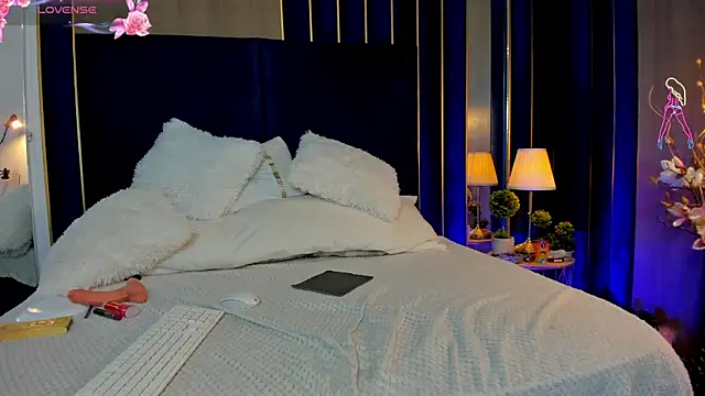 VanessaAngel online show from November 13, 2025, 11:47 pm