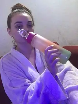 Emmacut online show from March 21, 2025, 3:01 am