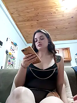 Emmacut online show from October 9, 2025, 1:09 pm