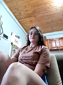 Emmacut online show from October 11, 2025, 4:38 pm