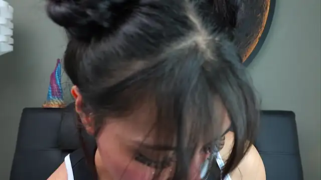 miss sharlotte18 online show from October 23, 2025, 6:06 pm