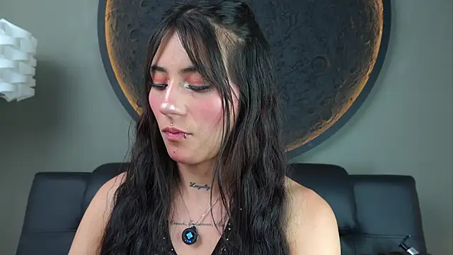 miss sharlotte18 online show from November 20, 2025, 6:07 pm