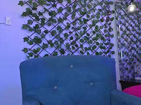 AnnyMilet  online show from September 15, 2025, 2:50 pm