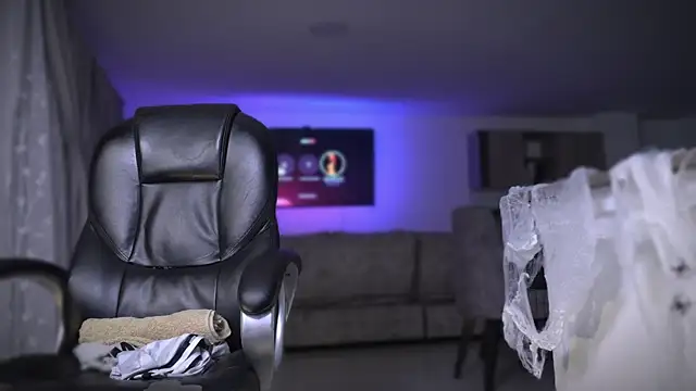 Frank Farrell online show from October 28, 2025, 3:32 am