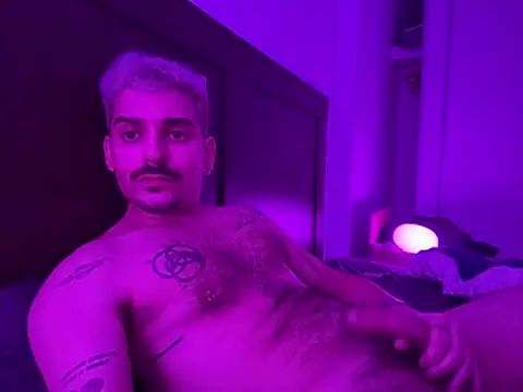 mrtnivnn online show from August 3, 2026, 4:44 am
